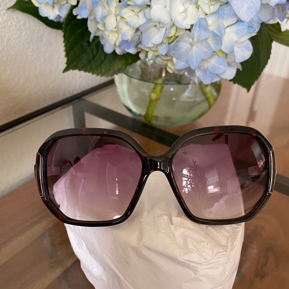 Marc by Marc Jacobs Sunglasses - Picture 3 of 3